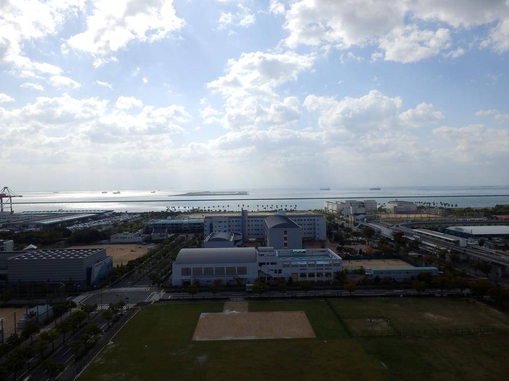 View photos from the dwelling unit. View from the site (October 2013) Shooting