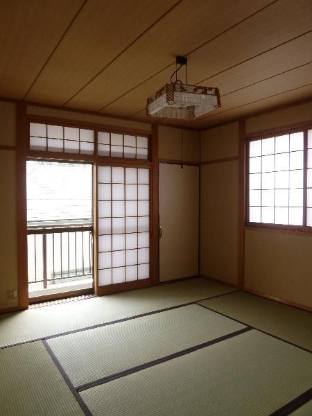 Living and room. 2F Japanese-style room