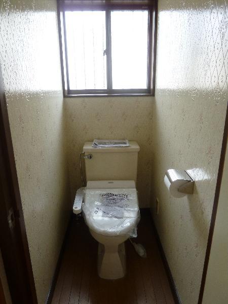 Toilet. 2F toilet