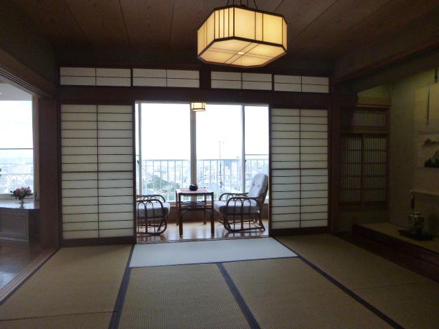 Other introspection.  ■ Living next to the Japanese-style room