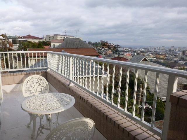 Balcony.  ■ balcony