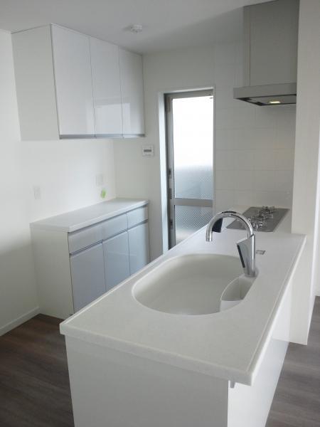 Kitchen. State-of-the-art kitchen with a cupboard! 