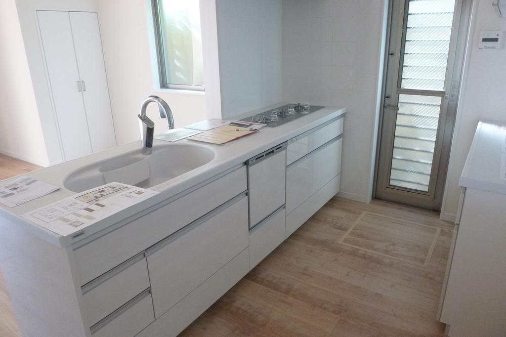 Kitchen.  ■ Counter Kitchen