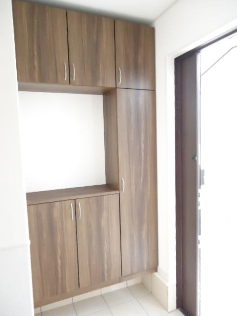 Entrance.  [Local sales representative company T ・ M planning 06-6627-7007] Sumiyoshiminami cho 2 4LDK3 storey parking two 3380 ・ 35,800,000 yen 3 compartment limited LDK19.5 Pledge, Parking two Allowed, 