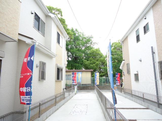 Other.  [Local sales representative company T ・ M planning (Co.) 06-6627-7007] Facing south, Three-story, Parking two Allowed 3380 ・ 35,800,000 yen 3 compartment It is in local briefings Please do not hesitate to contact us ◆ 