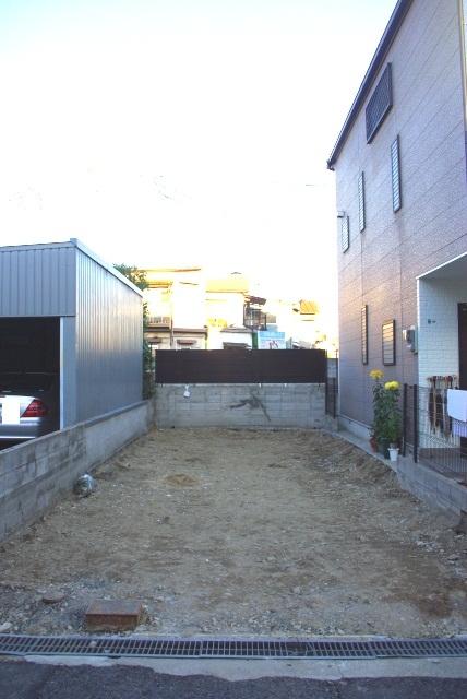 Local photos, including front road. 2014 March scheduled for completion