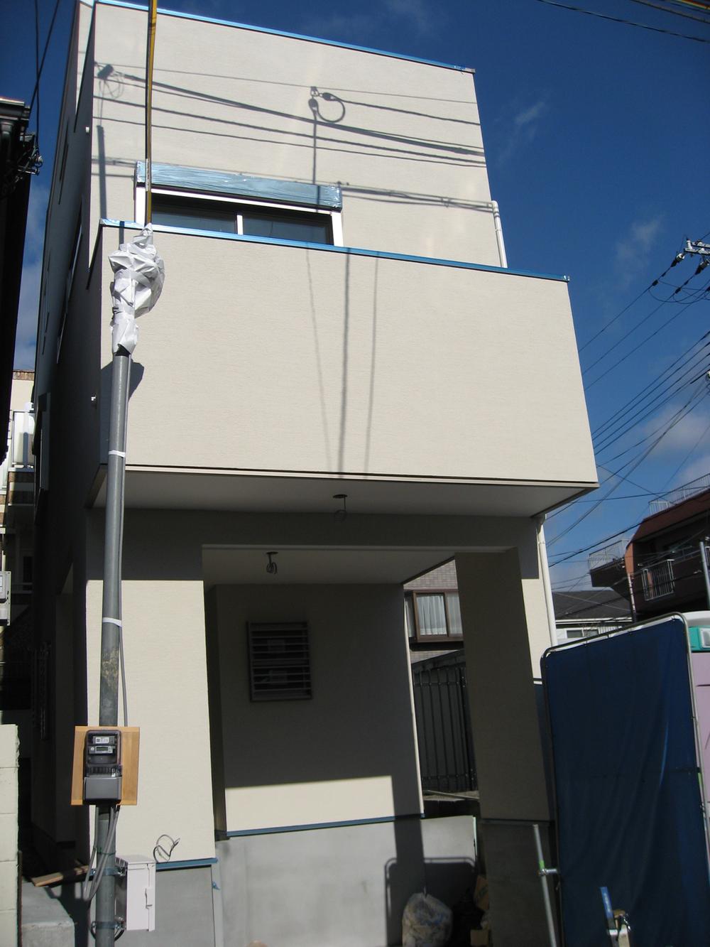 Local appearance photo. Local (12 May 2013) Shooting