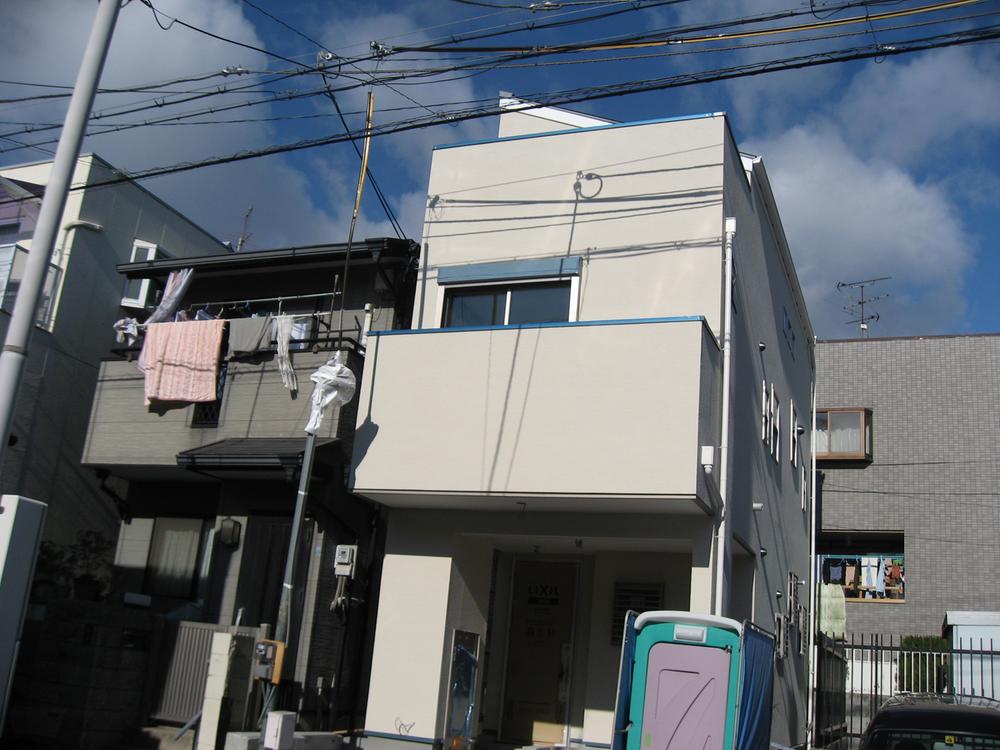 Local appearance photo. Local (12 May 2013) Shooting