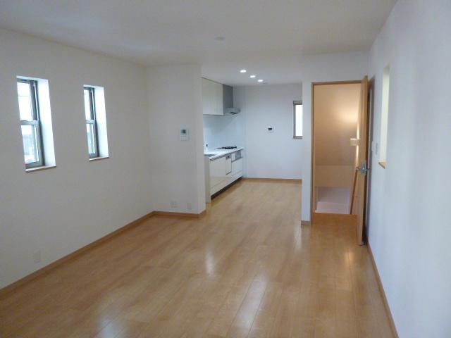 Living.  ■ LDK is about 17.4 Pledge