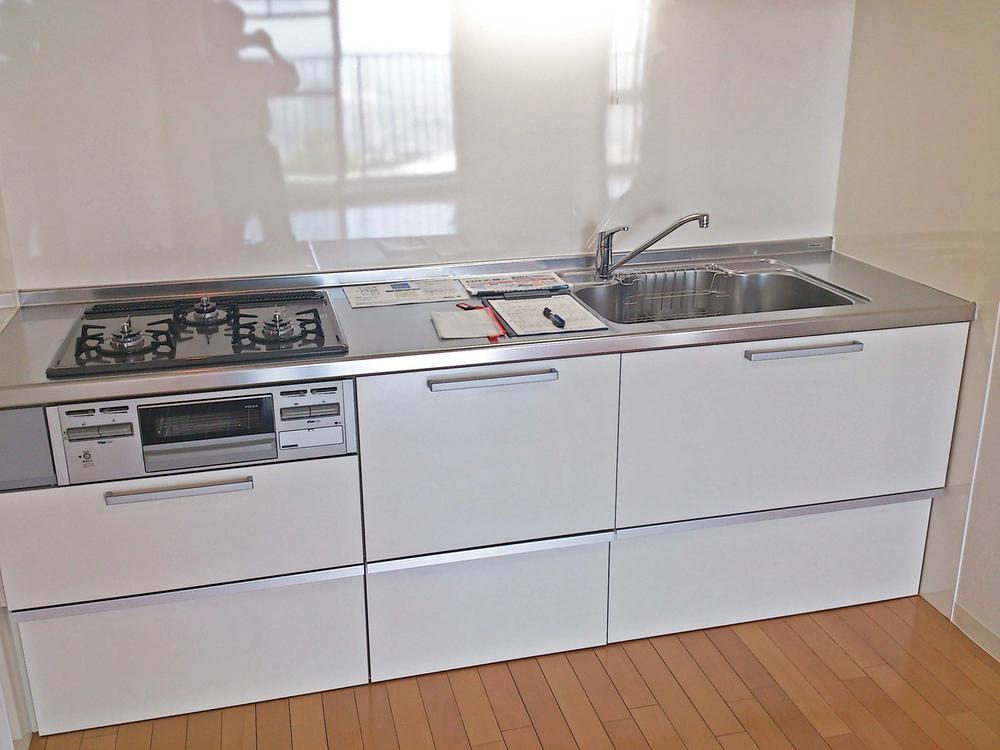 Kitchen. Indoor (July 2013) Shooting  Renovated (July 2013)