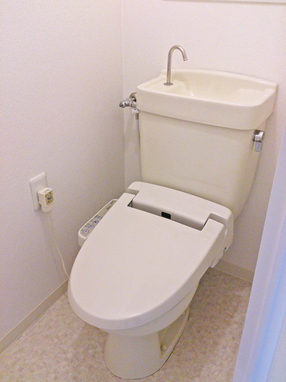 Toilet. Indoor (July 2013) Shooting
