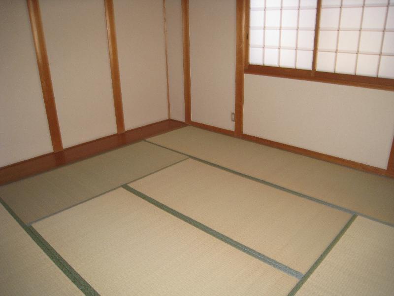 Other room space. The third floor Japanese-style room
