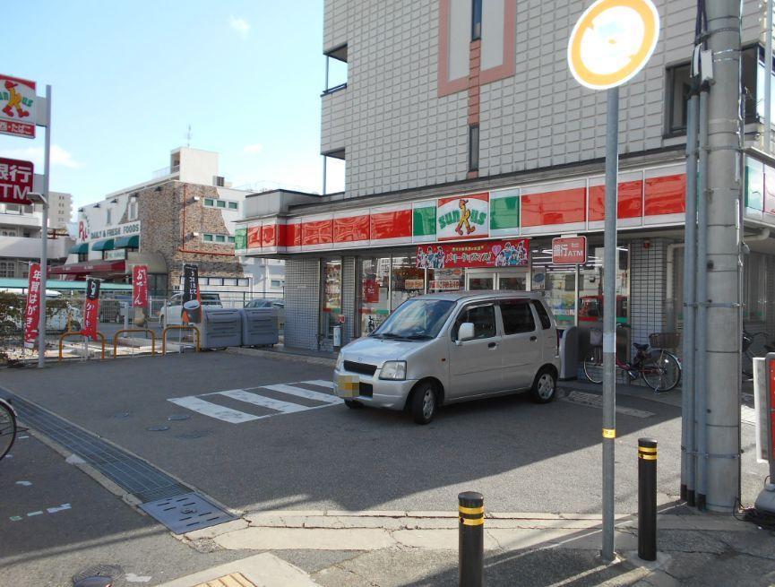 Convenience store. 170m until Thanksgiving Kitaogi shop