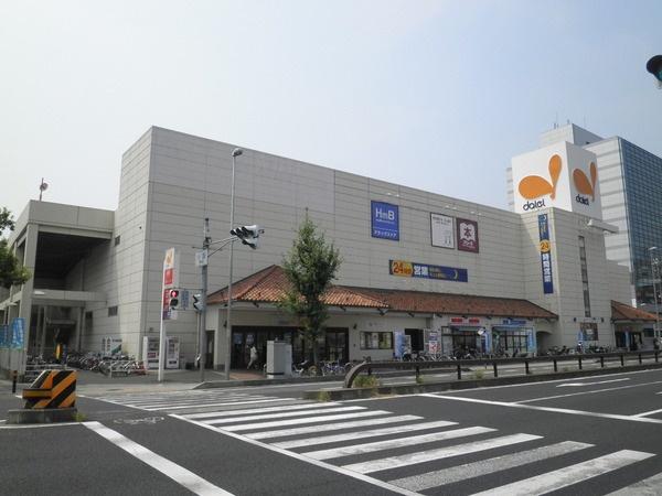 Shopping centre. Daiei Motoyama shop