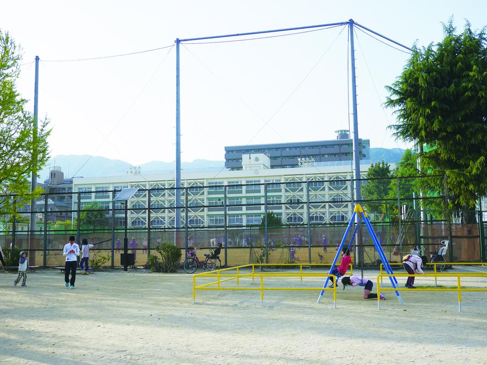 Junior high school. 874m to Kobe Municipal Mikage junior high school