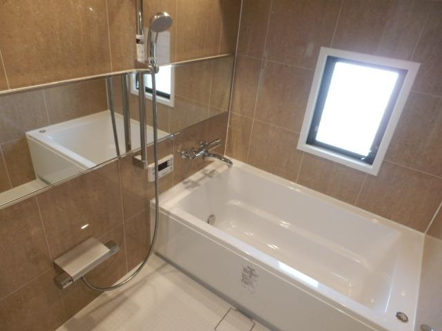 Bathroom. Indoor (12 May 2013) Shooting