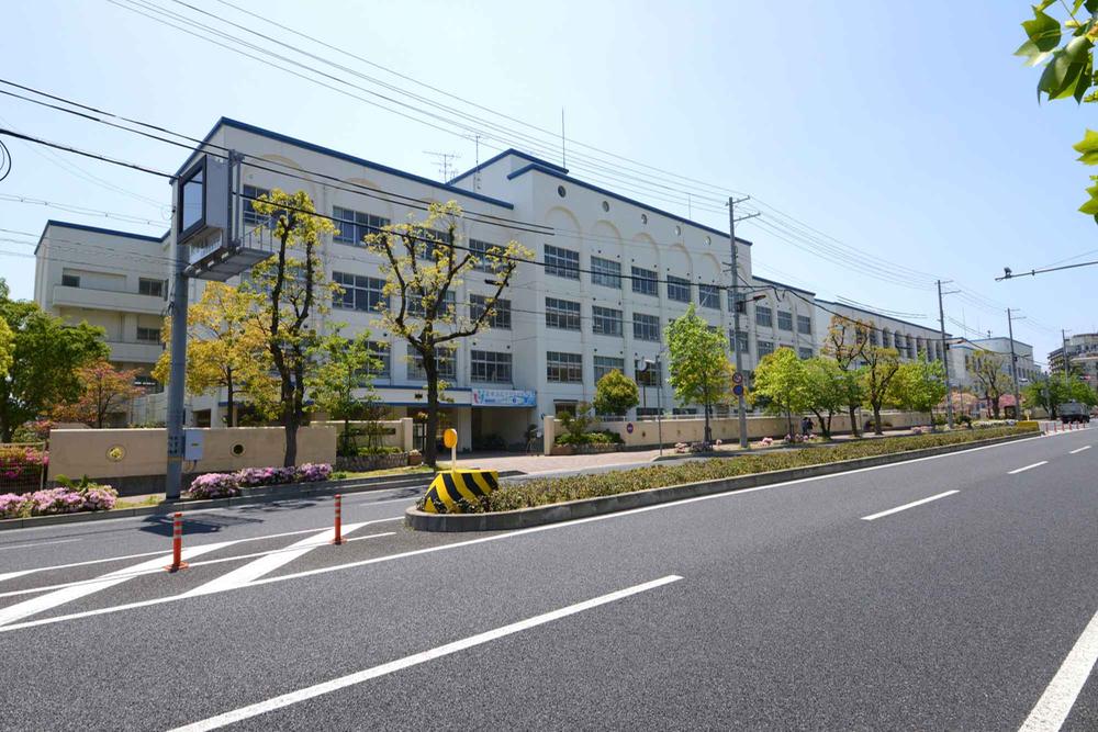Junior high school. Motoyama 2000m until junior high school