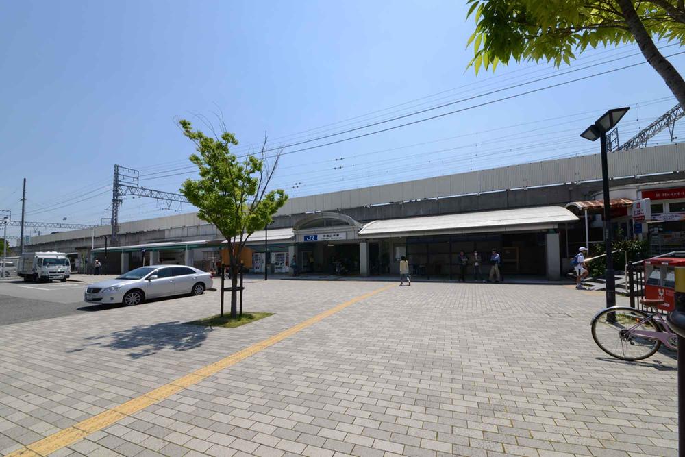 station. JR Konan Yamate to the Train Station 710m JR Konan Yamate a 9-minute walk to the train station. 19 minutes from there to Osaka Station, Convenient JR wayside commuting to 12 minutes and the urban areas to Sannomiya Station. 