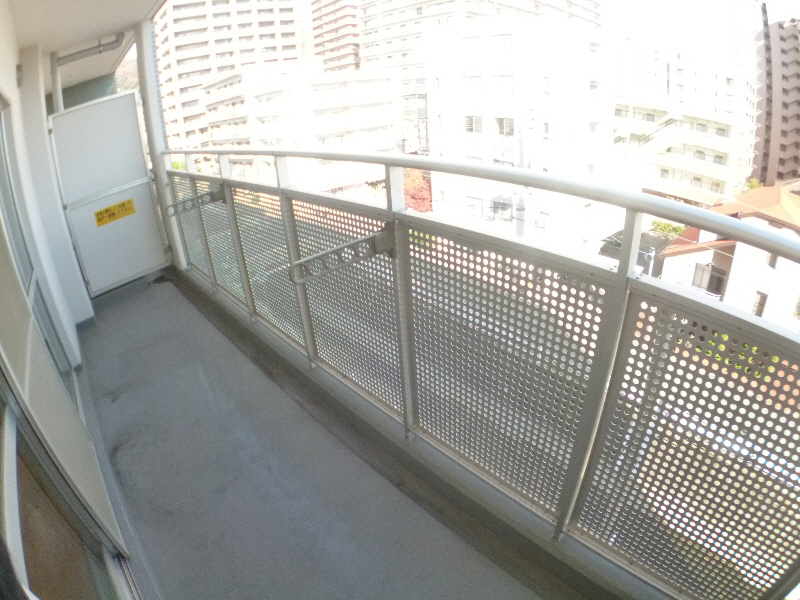Kobe, Hyogo Prefecture Higashinada Tanaka-cho, 2