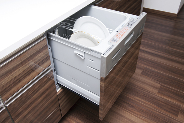 Kitchen.  [Dish washing and drying machine] The dish washing and drying machine to help you every day of housework, Slide open type that can out of dishes in a comfortable position has been adopted (same specifications)