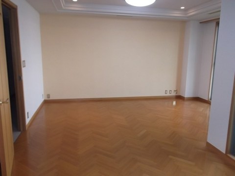 Kobe, Hyogo Prefecture Higashi-Nada Ward Nishiokamoto 2
