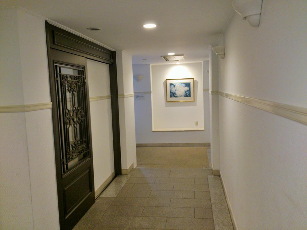 Other common areas. Entrance inside