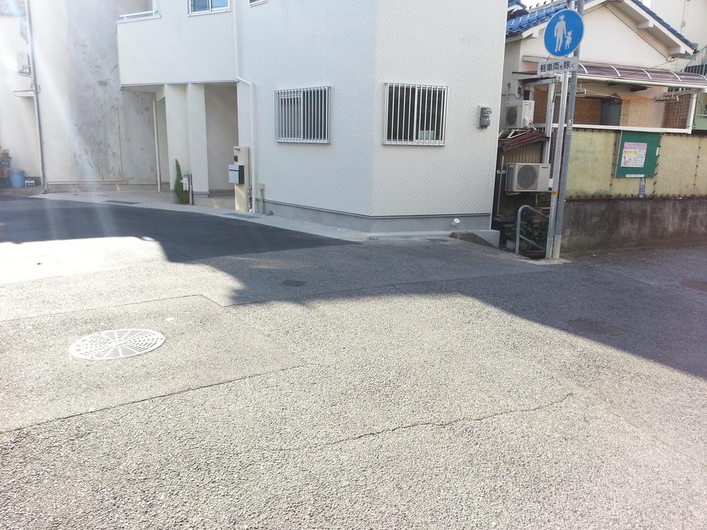 Local photos, including front road. Local (11 May 2013) Shooting