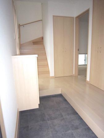 Entrance. Indoor shooting