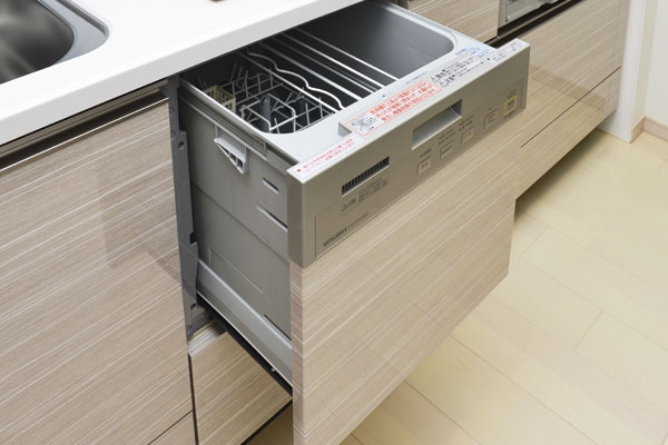 Kitchen.  [Slide open type dishwasher dryer] It can be used in a comfortable position, Dish washing and drying machine has been standard equipment of the slide type (same specifications)