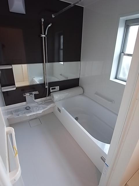Same specifications photo (bathroom)
