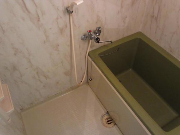 Bathroom. Bathroom unexchanged. There is also a hand that separately renovation worring