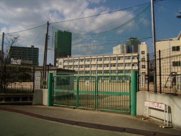 Primary school. Akiraoya until elementary school 513m