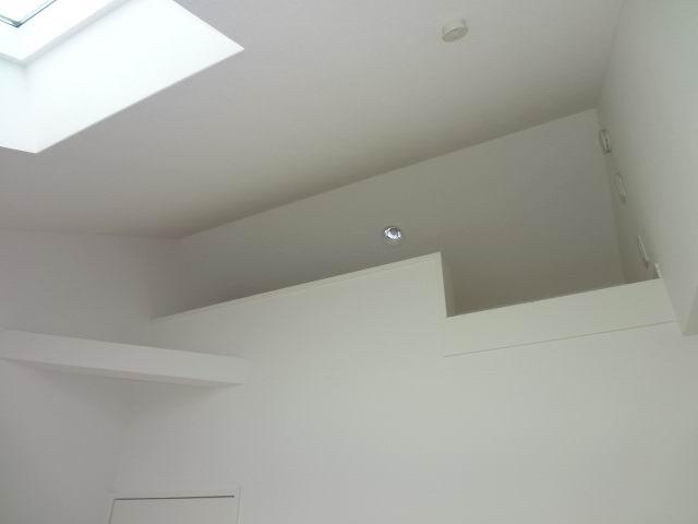 Non-living room. 3 Kaiyoshitsu 5 Pledge. Top light ・ loft ・ It is with a closet