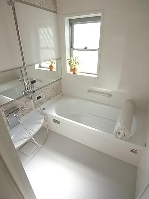 Same specifications photo (bathroom)