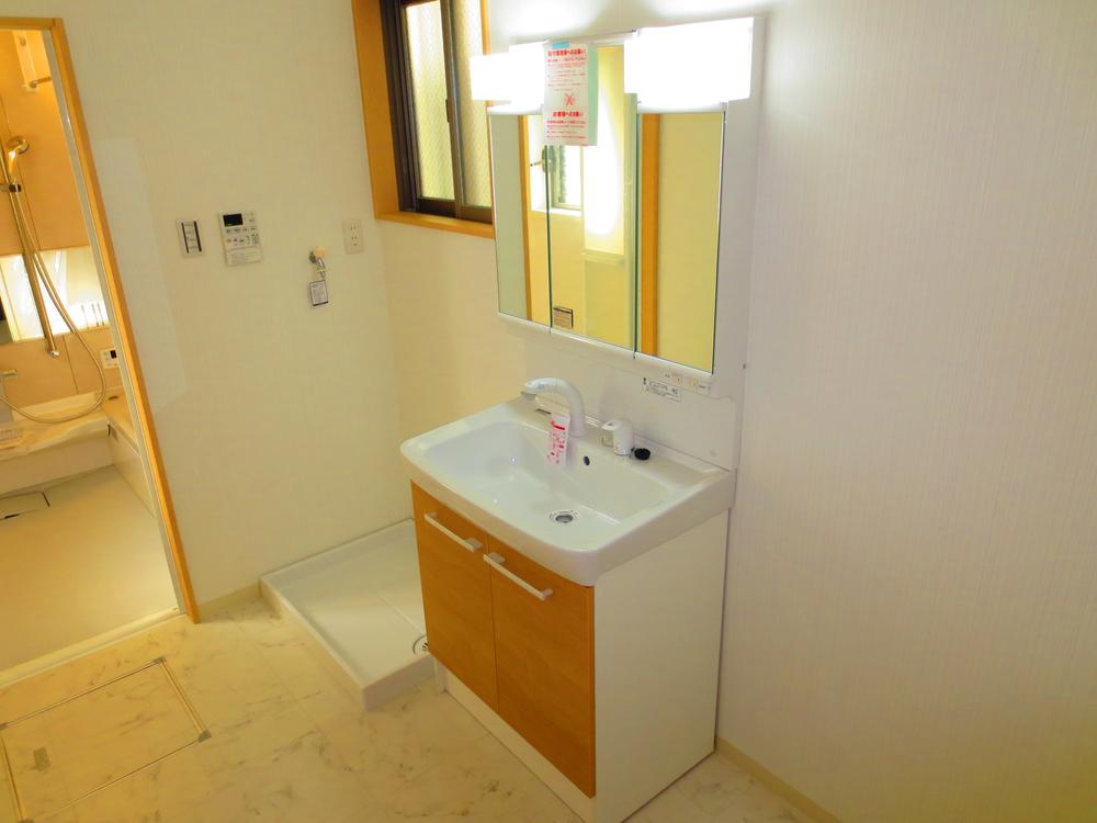 Wash basin, toilet. Amount of storage of the wash basin is more than imagination. 