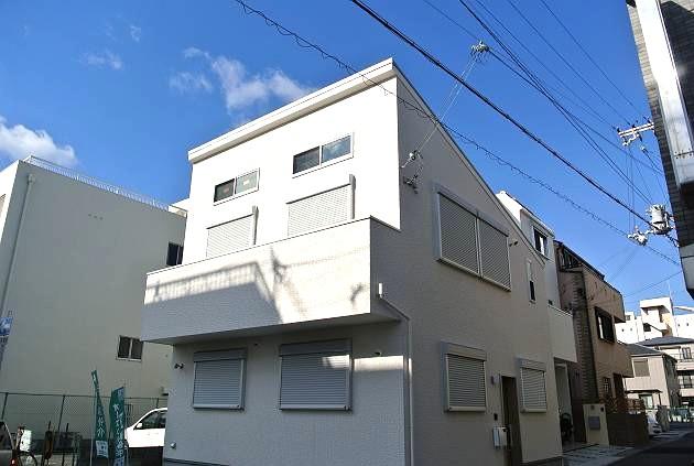 Local appearance photo. Local (12 May 2013) Shooting