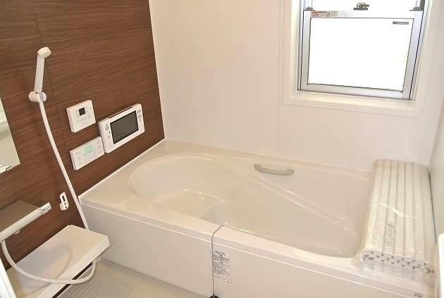 Bathroom. Indoor (12 May 2013) Shooting