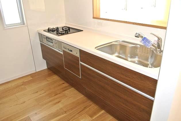 Kitchen. Indoor (12 May 2013) Shooting