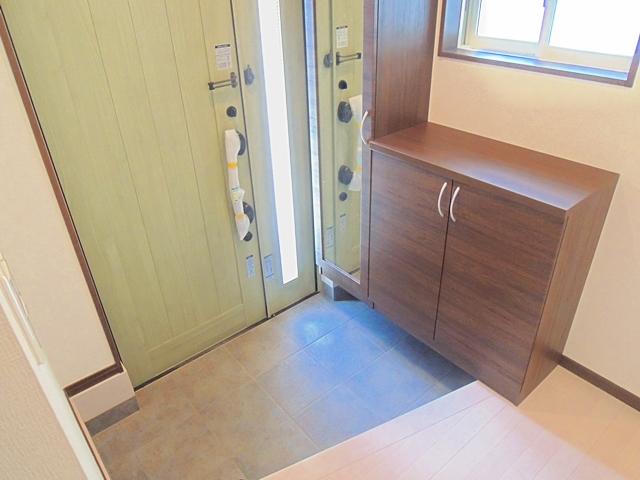 Entrance. Local (11 May 2013) Shooting