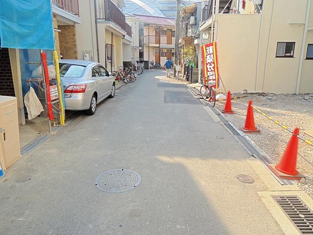 Other local. Frontal road  Local (11 May 2013) Shooting