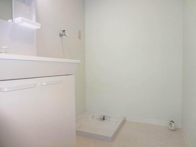 Wash basin, toilet. Powder Room. cross ・ CF Hakawa. Waterproof bread exchange settled for a washing machine.