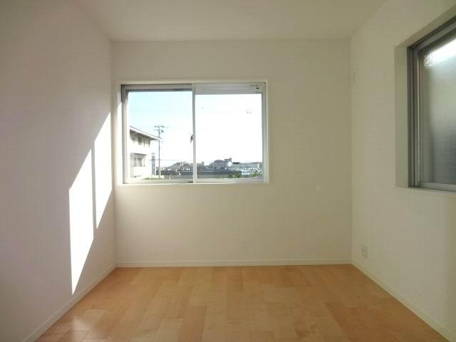 Non-living room. 2 Kaiyoshitsu 6 Pledge. With closet. It is a two-sided lighting. 