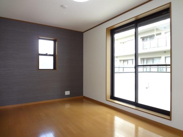 Non-living room. 2 Kaiyoshitsu 7 Pledge. closet ・ Roof balcony. Is a cross stuck Kawasumi.