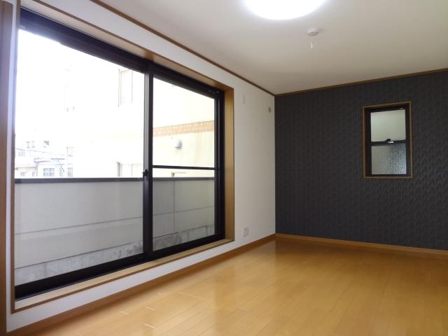 Non-living room. 2 Kaiyoshitsu 7.5 Pledge. closet ・ Balcony. Is a cross stuck Kawasumi.