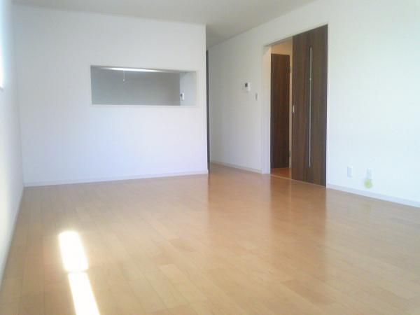 Same specifications photos (living)