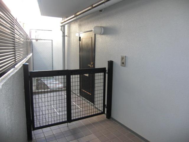 Other. Entrance porch