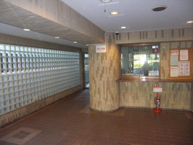Entrance. Common areas