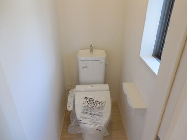 Toilet. Comfortable in the shower toilet! 