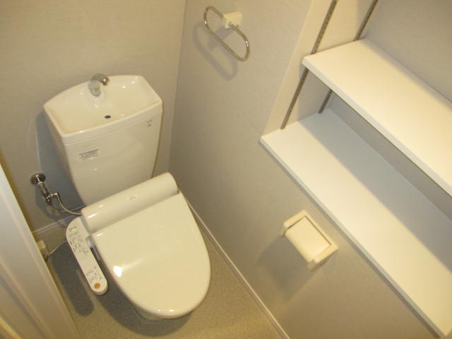 Toilet. Bidet with toilet (* ^ _ ^ *)