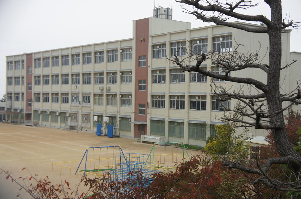 Primary school. Koryo elementary school